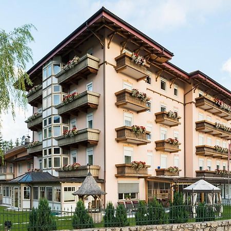 Apparthotel Germania Dobbiaco Zewnętrze zdjęcie